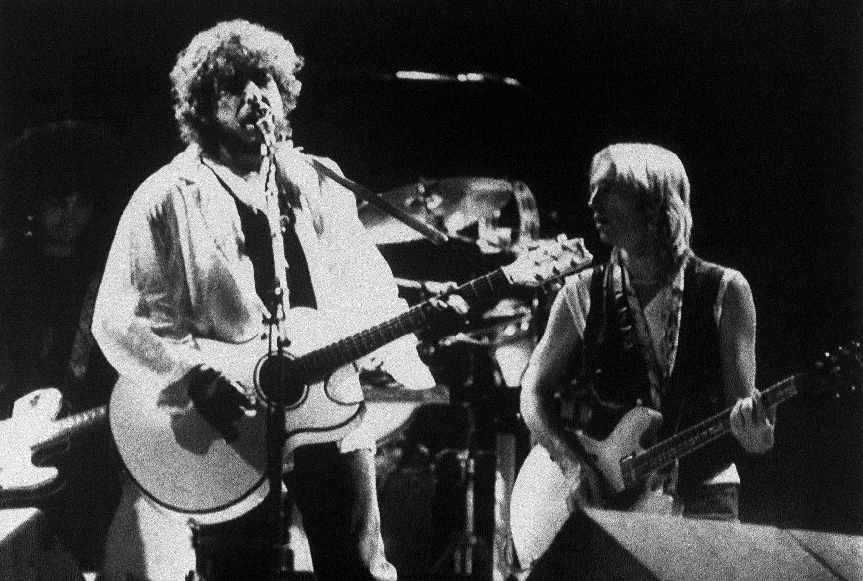1987: Tom Petty, Bob Dylan